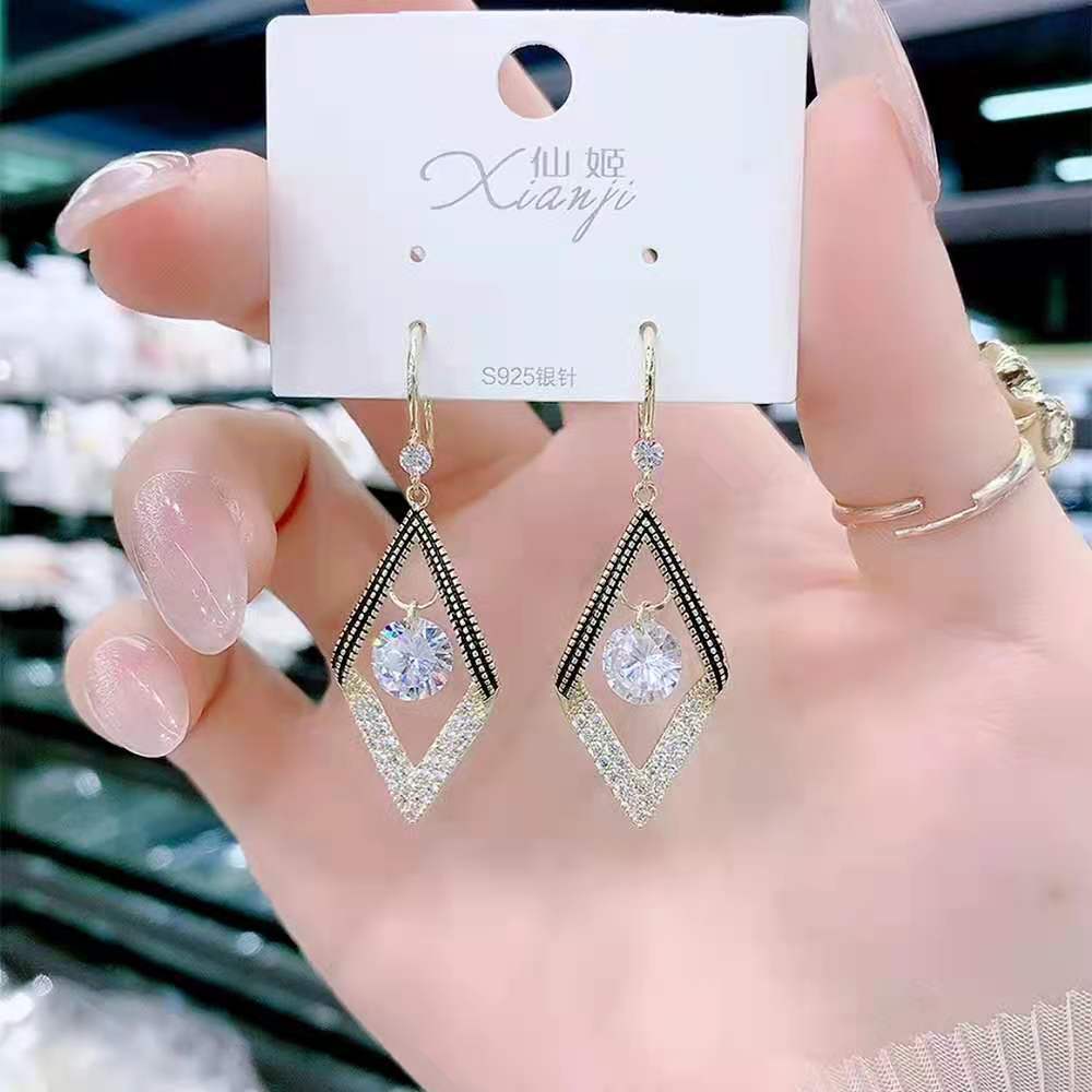 Fashion Rhombus Zircon Earrings